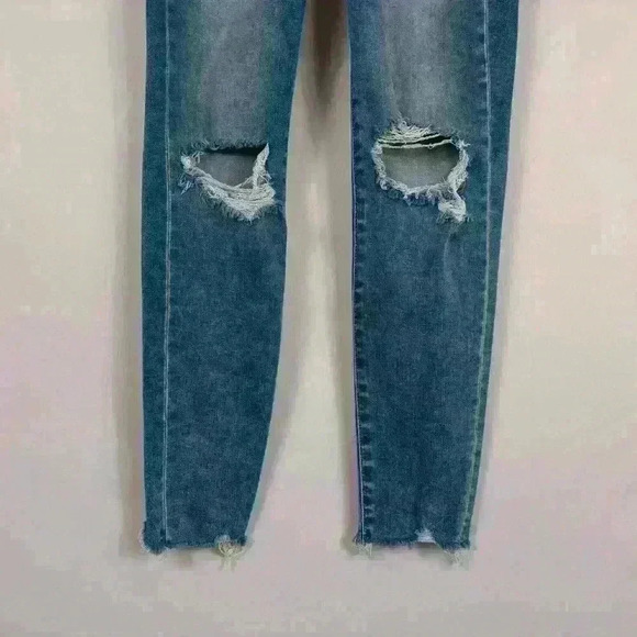 AMERICAN EAGLE Super High Rise Forever Soft Distressed Jegging Jean - Picture 3 of 10